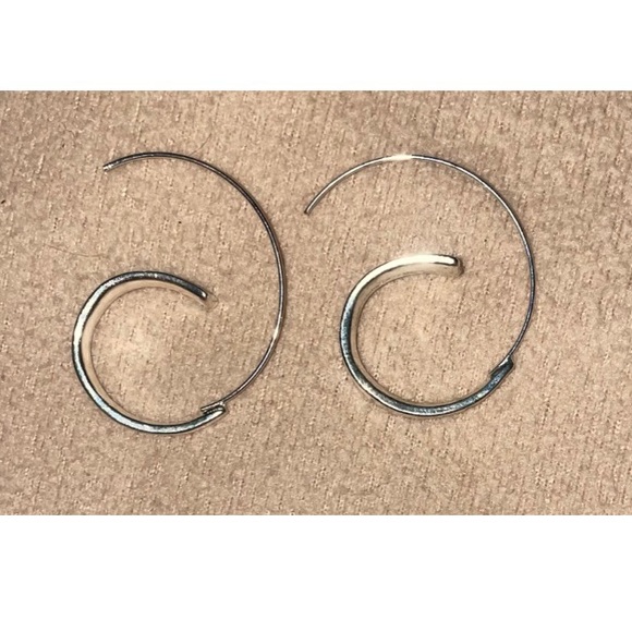 NWOT SILVER UNIQUE LOOPY HALF CIRCLE EARRINGS! - Picture 2 of 5